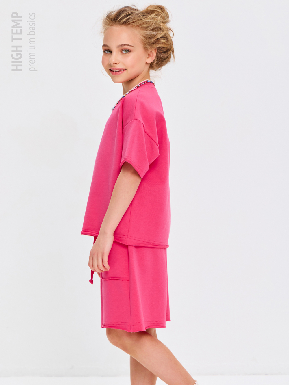 Костюм оверсайз с футболкой и шортами