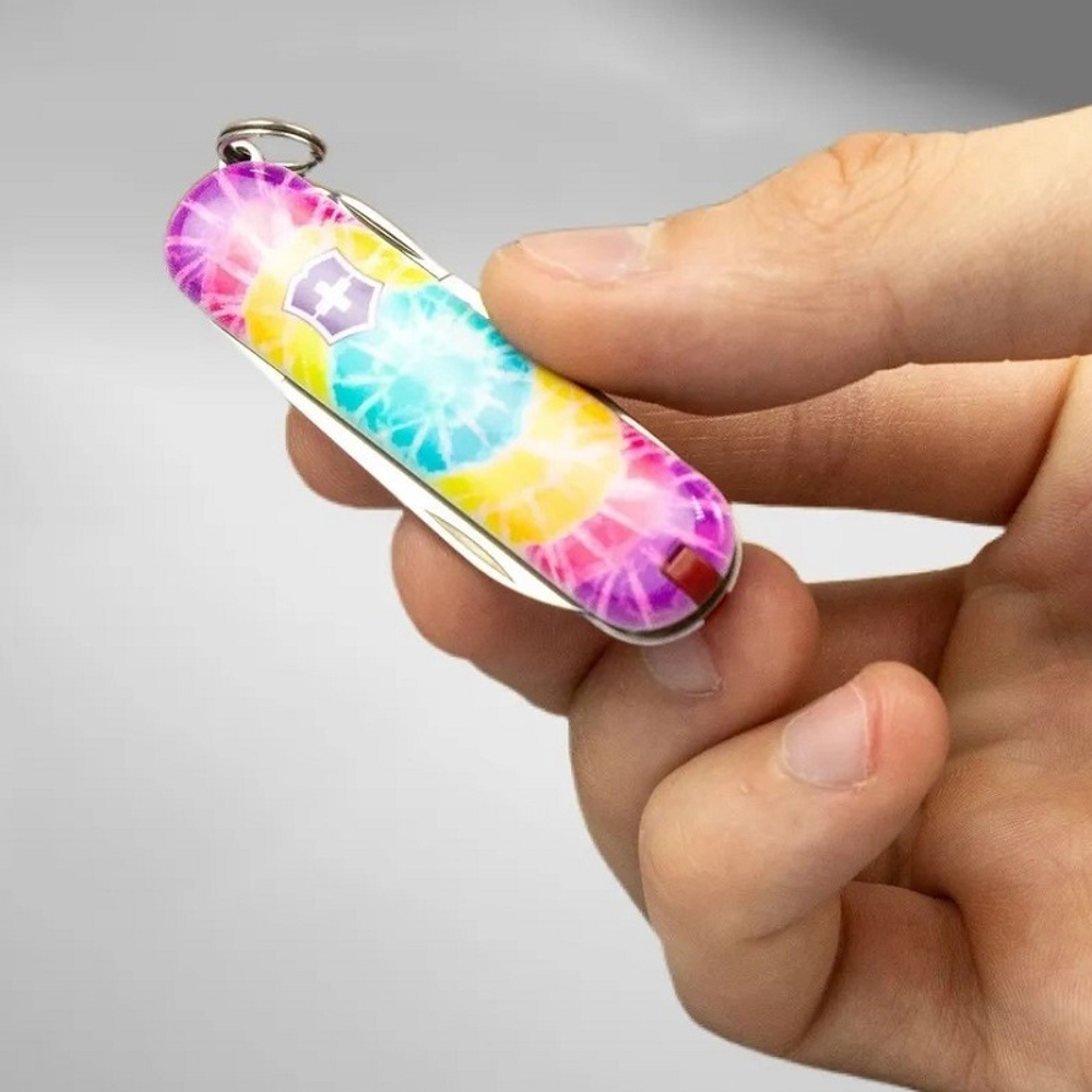 Нож перочинный Victorinox Classic Tie Dye (0.6223.L2103) 58мм 7функций