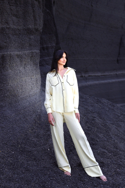 Костюм брючный с кантом