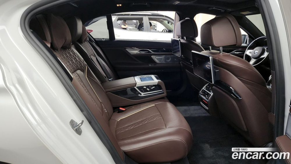 BMW 7 Series (G11) M760Li xDrive (03.2020)