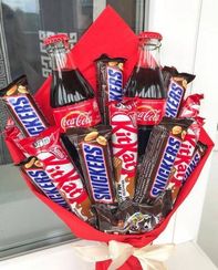 Şokolad buketi Cola with Snickers and KitKat