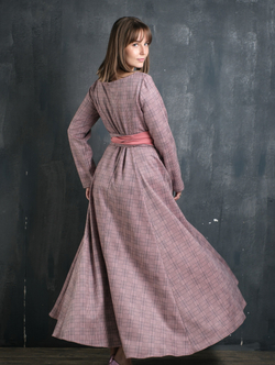 Платье с кушаком /персик клетка