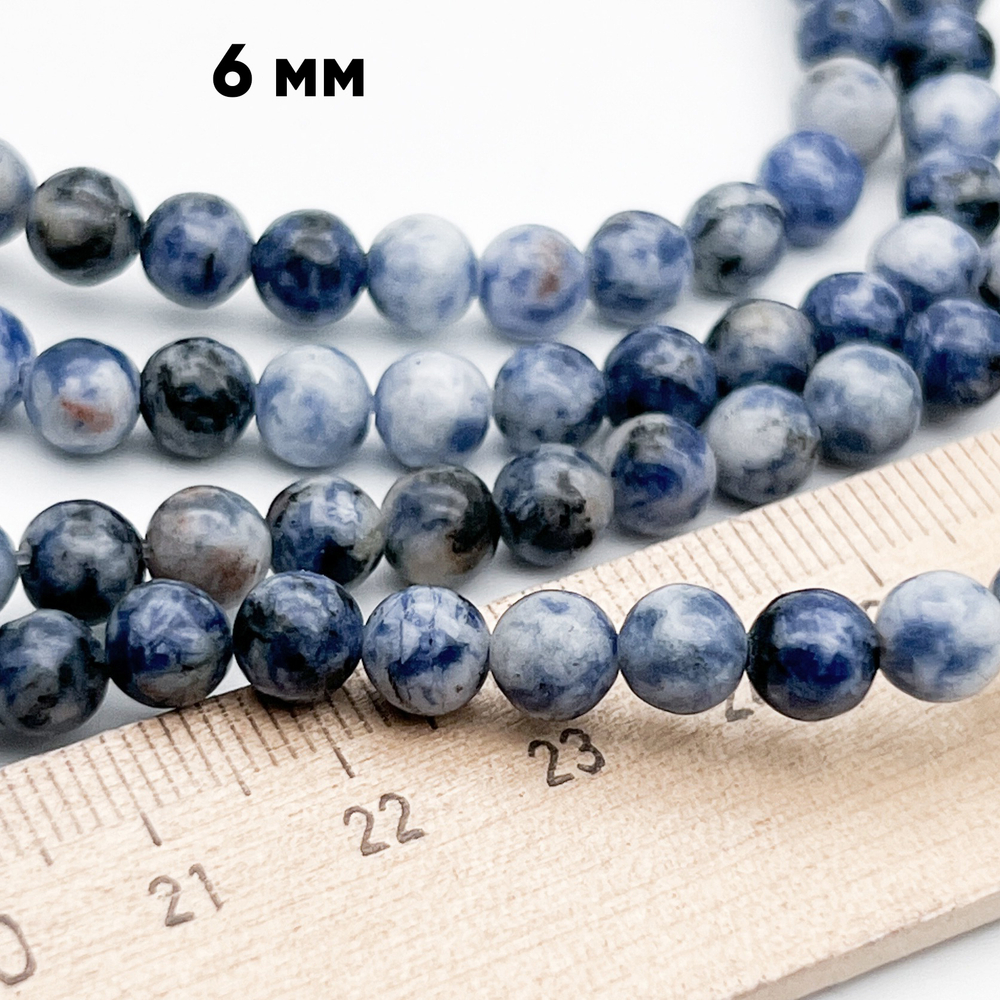 Содалит бусины, диаметр 6,2-6,3 мм, цена за 29-30 шт (1/2 нити)