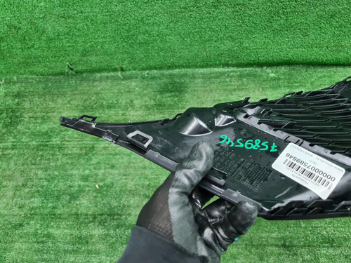 Решетка переднего бампера Audi Q8 (18-23) S-line