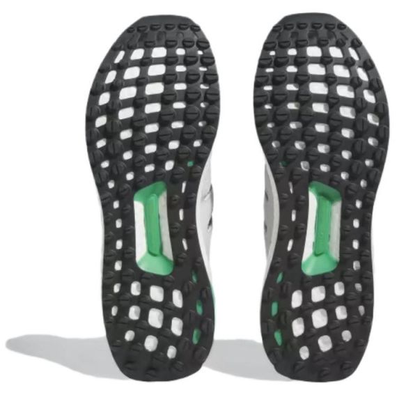 Кроссовки Adidas ULT для голой девушки в Унисексе