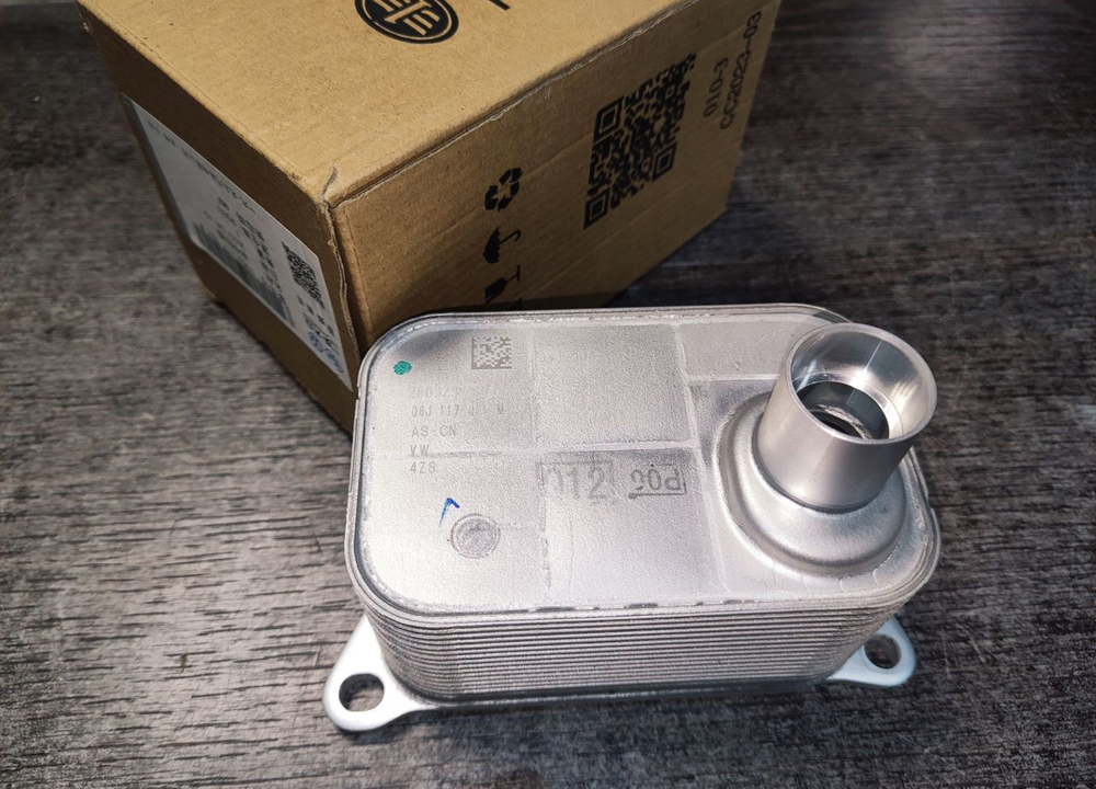 Радиатор масляный охладитель VAG GEN2 1.8T-2.0T