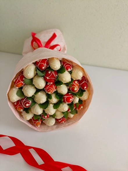 Букет из клубники "Ажур"