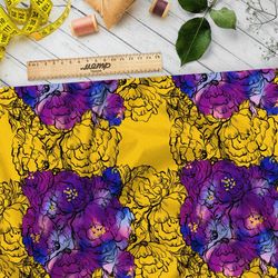 Ткань бифлекс сине-фиолетовые цветы на жёлтом