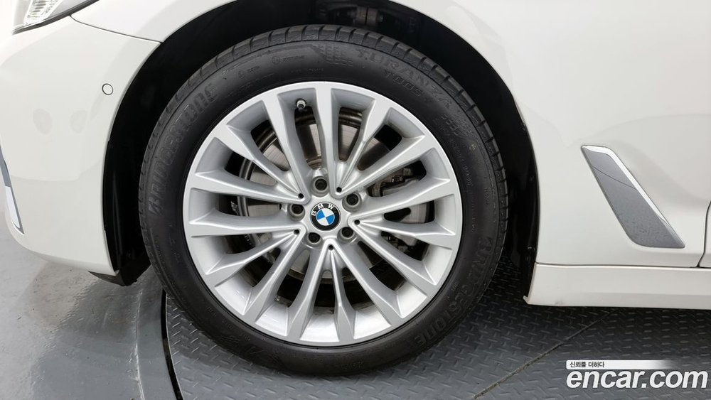 BMW 5 Series (G30) 520i Luxury (03.2023)