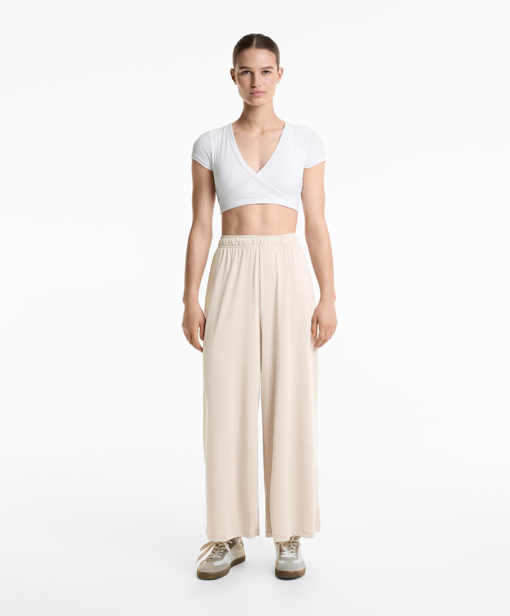 OYSHO Широкие свободные укороченные брюки из мягкого модала, светло-бежевый