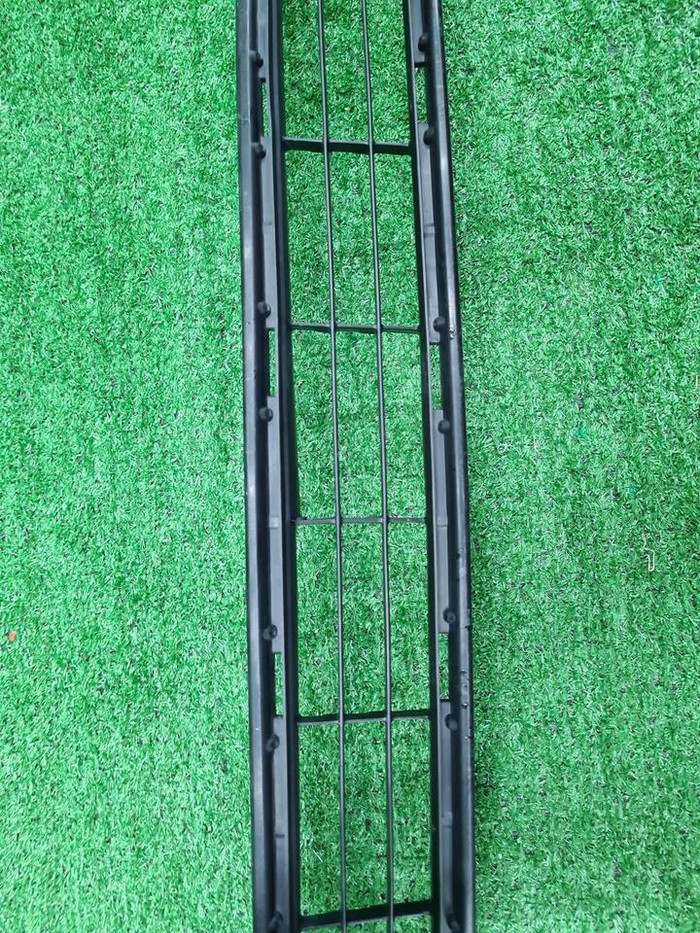 Решетка переднего бампера Toyota RAV 4 CA40 15-19