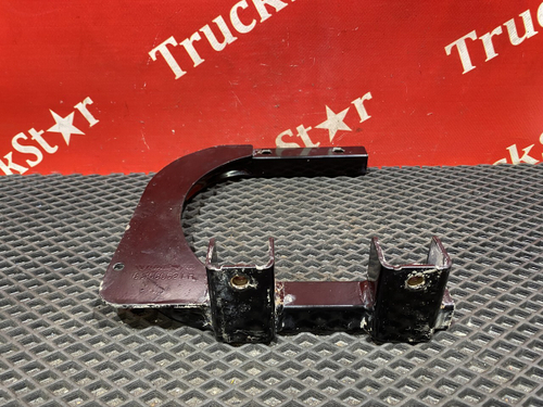 Кронштейн крыла передний левый 2019г