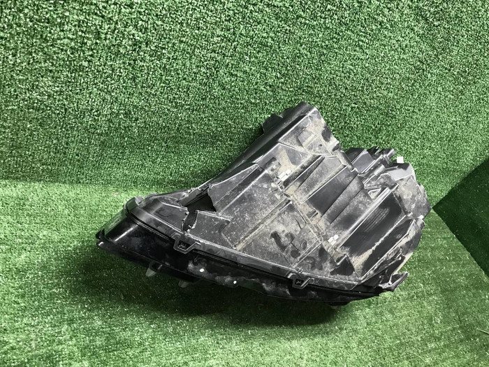 Фара правая Peugeot 3008 2 (2016-2020) LED