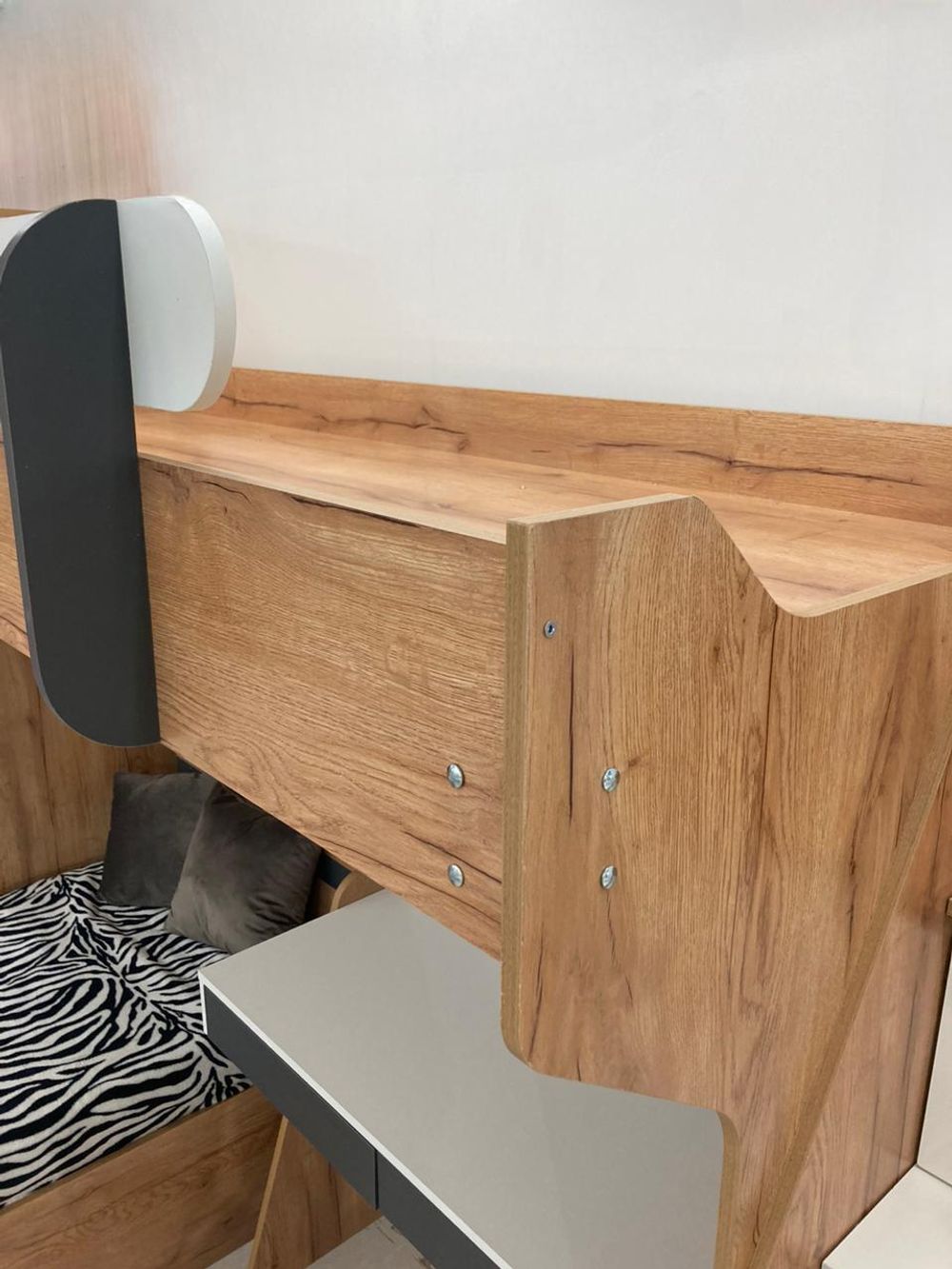 Кровать чердак Омега-3 дуб золотистый/антрацит/белый 800*2000