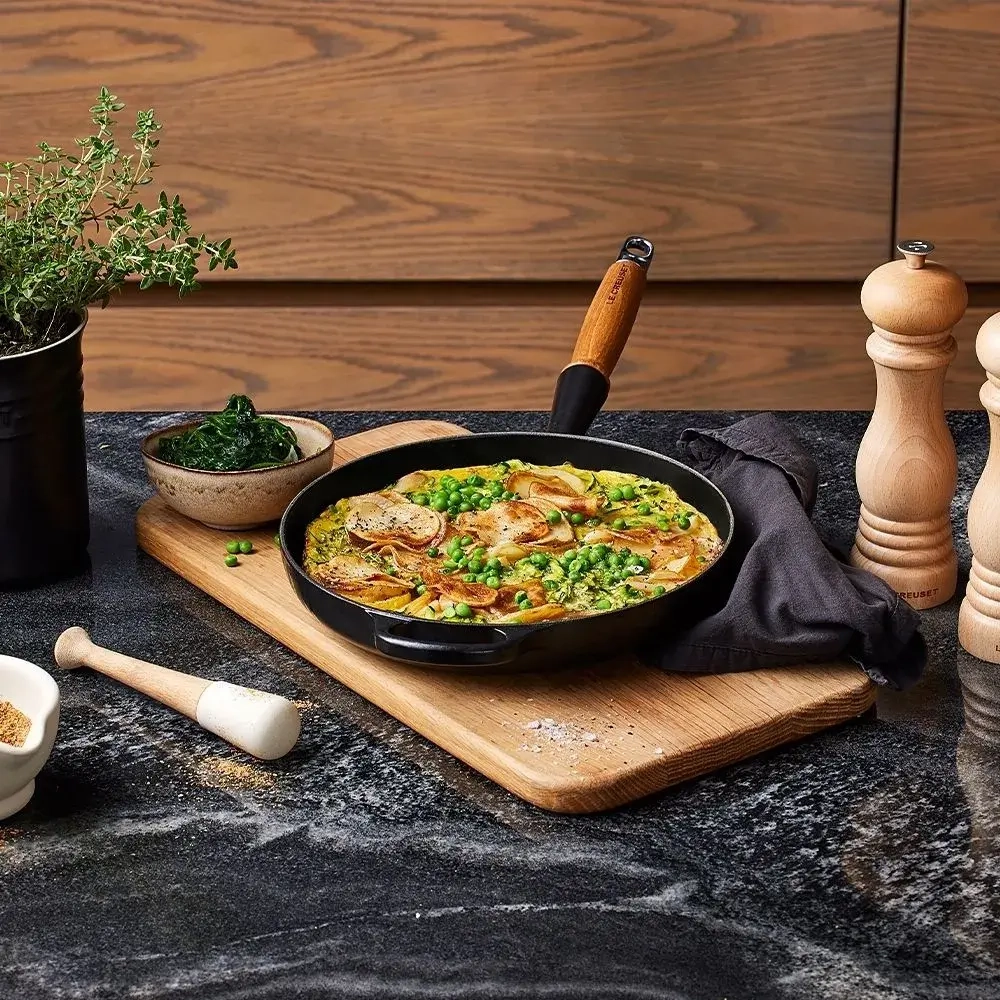 Le Creuset Сковорода чугунная 26см, черная матовая