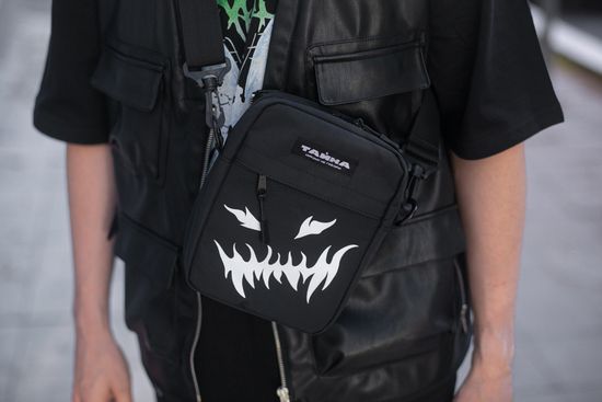 Сумка ТАЙНА через плечо  черный улыбка