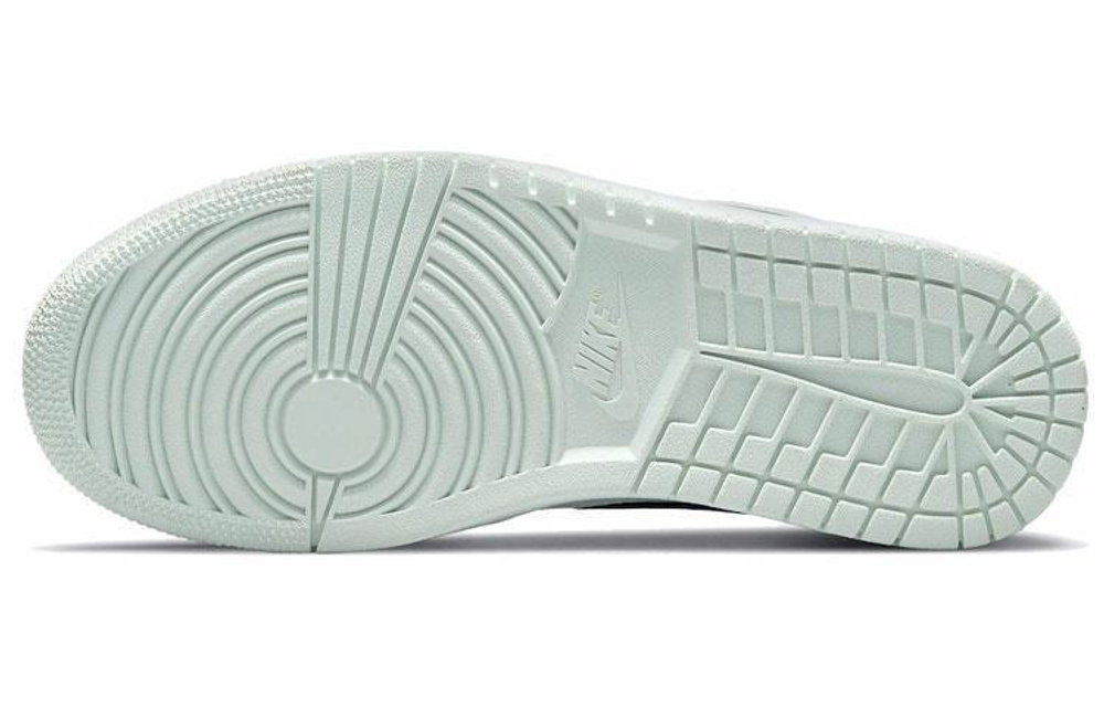 Кроссовки Jordan Air Jordan 1 Se "Barely Green" (Женская размерная сетка)