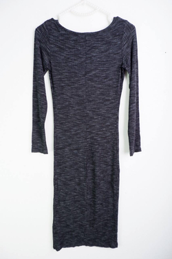 Платье Bershka длинное, маркировка S, визуально на 44 размер