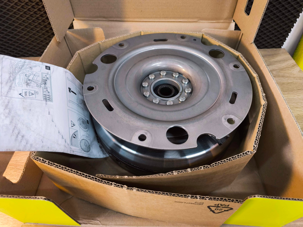 Маховик двухмассовый  LUK для Audi A5 A6 Q5