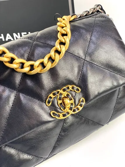 Сумка-конверт Chanel 19 среднего размера черный
