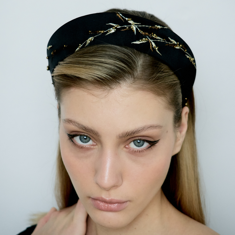 Кокошник с золотой вышивкой