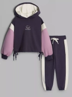 Спортивный костюм для девочки в школу