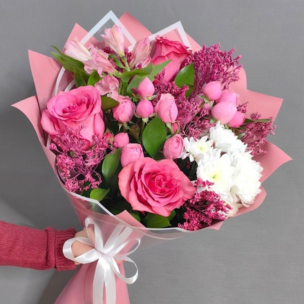 Авторский букет в розовой гамме