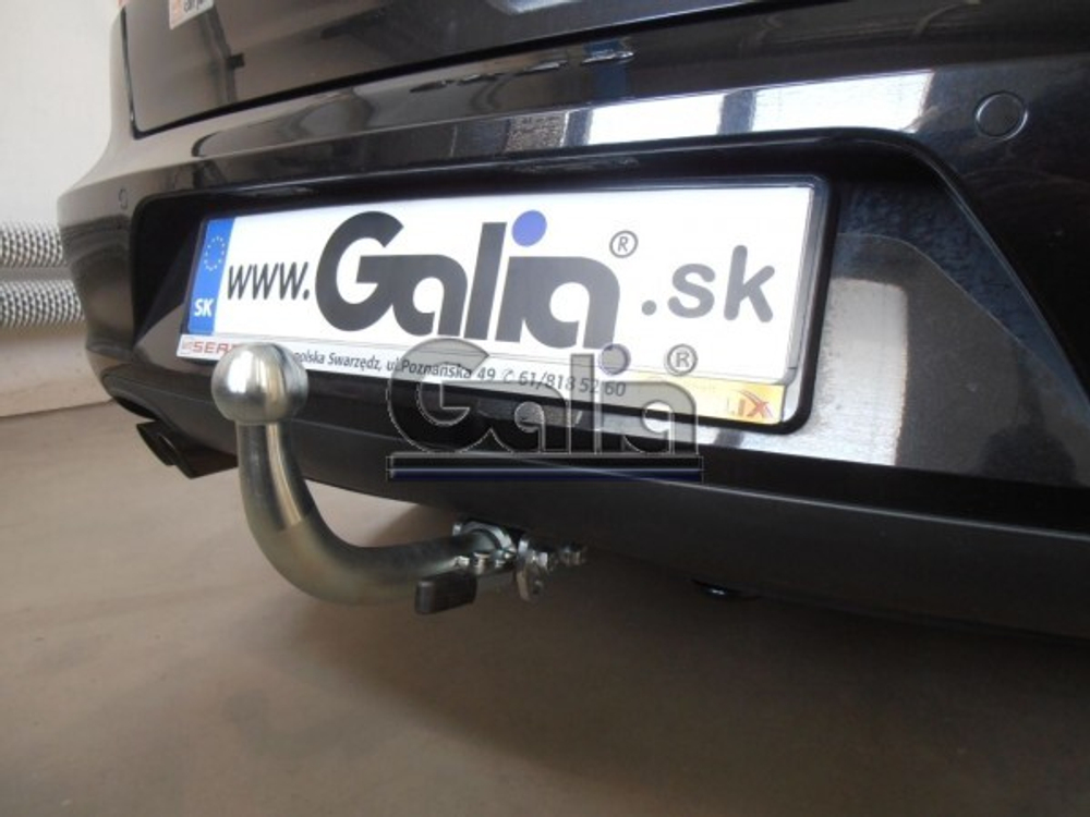 Фаркоп оцинкованный Galia A036A для Audi A4 2000-2007, VW Passat 1996-2005(паспорт и сертификат в комплекте)(без электрики)