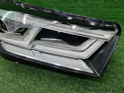 Битая Фара правая Audi Q5 2 80A (2017-2020) LED