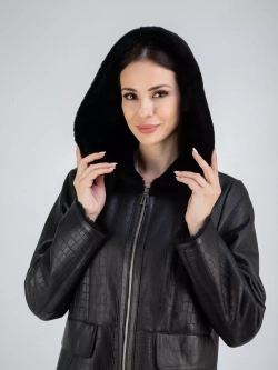 Дубленка зимняя натуральная с капюшоном