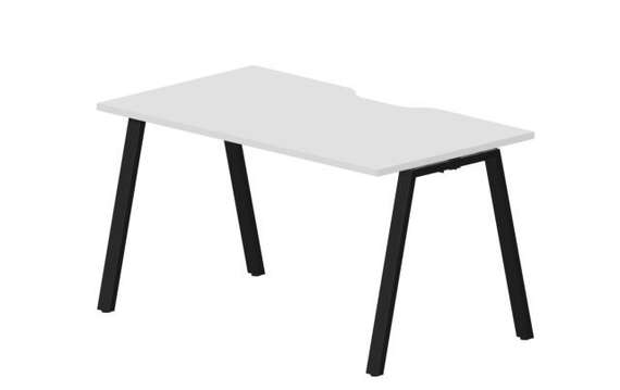 стол Arena 1380х780х750мм (с эргономичным вырезом)