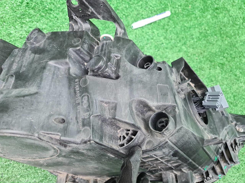 Фара левая Volvo XC60 2 (2021-н.в.) LED