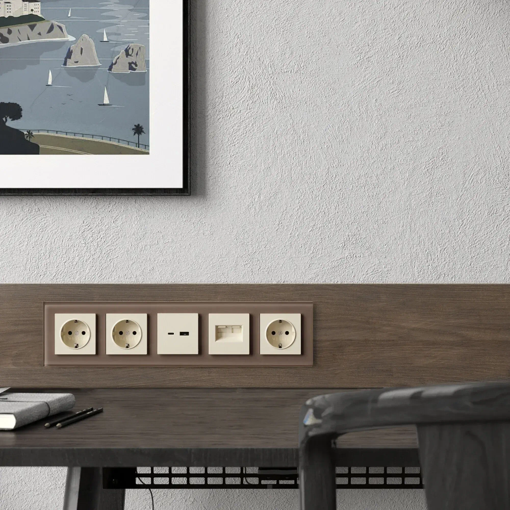 Рамка на 5 постов Favorit (латте, стекло) W0051142