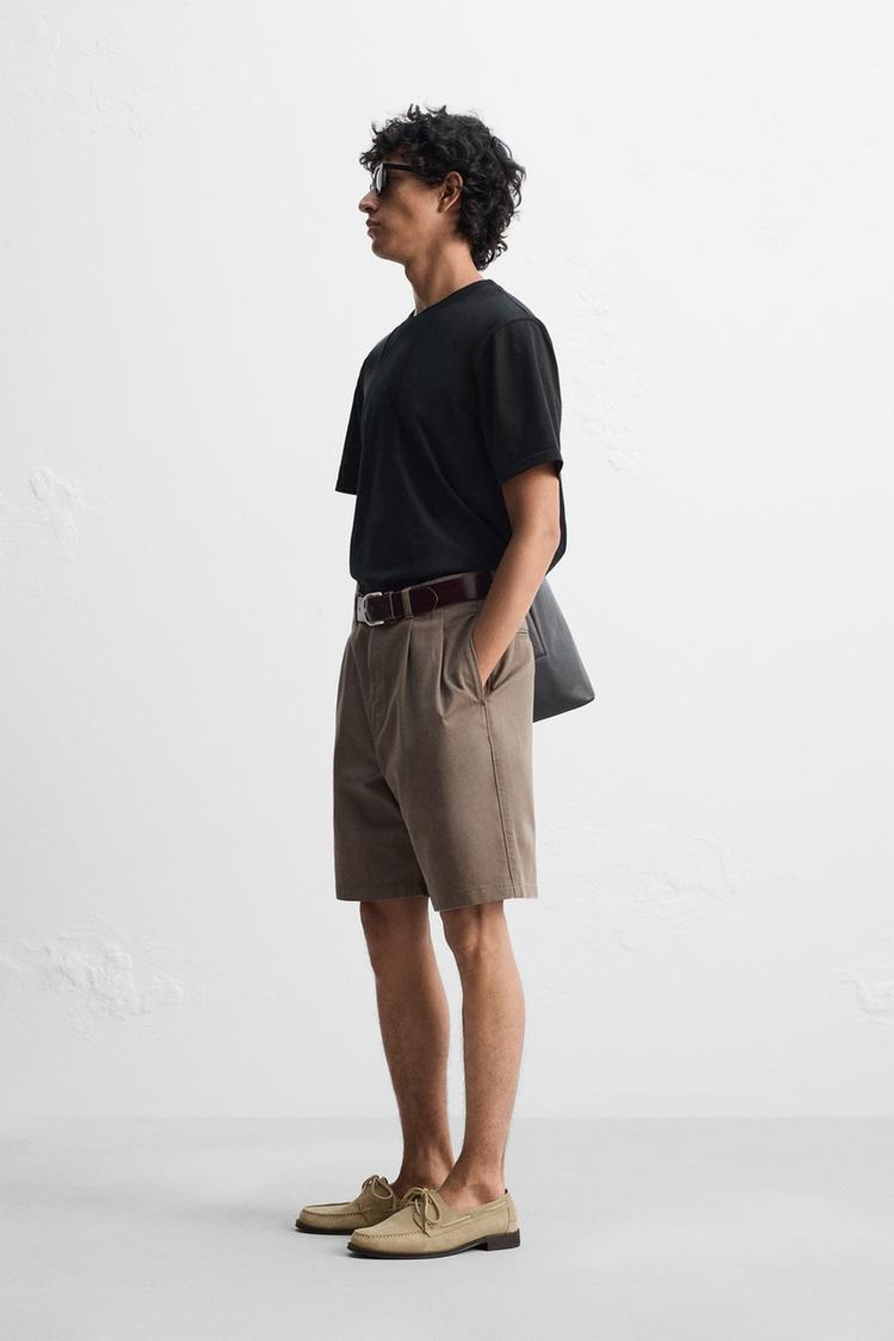 ZARA ФУТБОЛКА КЛАССИЧЕСКОГО КРОЯ СРЕДНЕЙ ПЛОТНОСТИ, ЧЕРНЫЙ