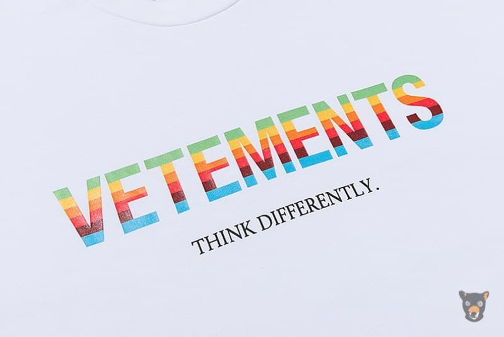 Футболка Vetements "Think Differently" белая