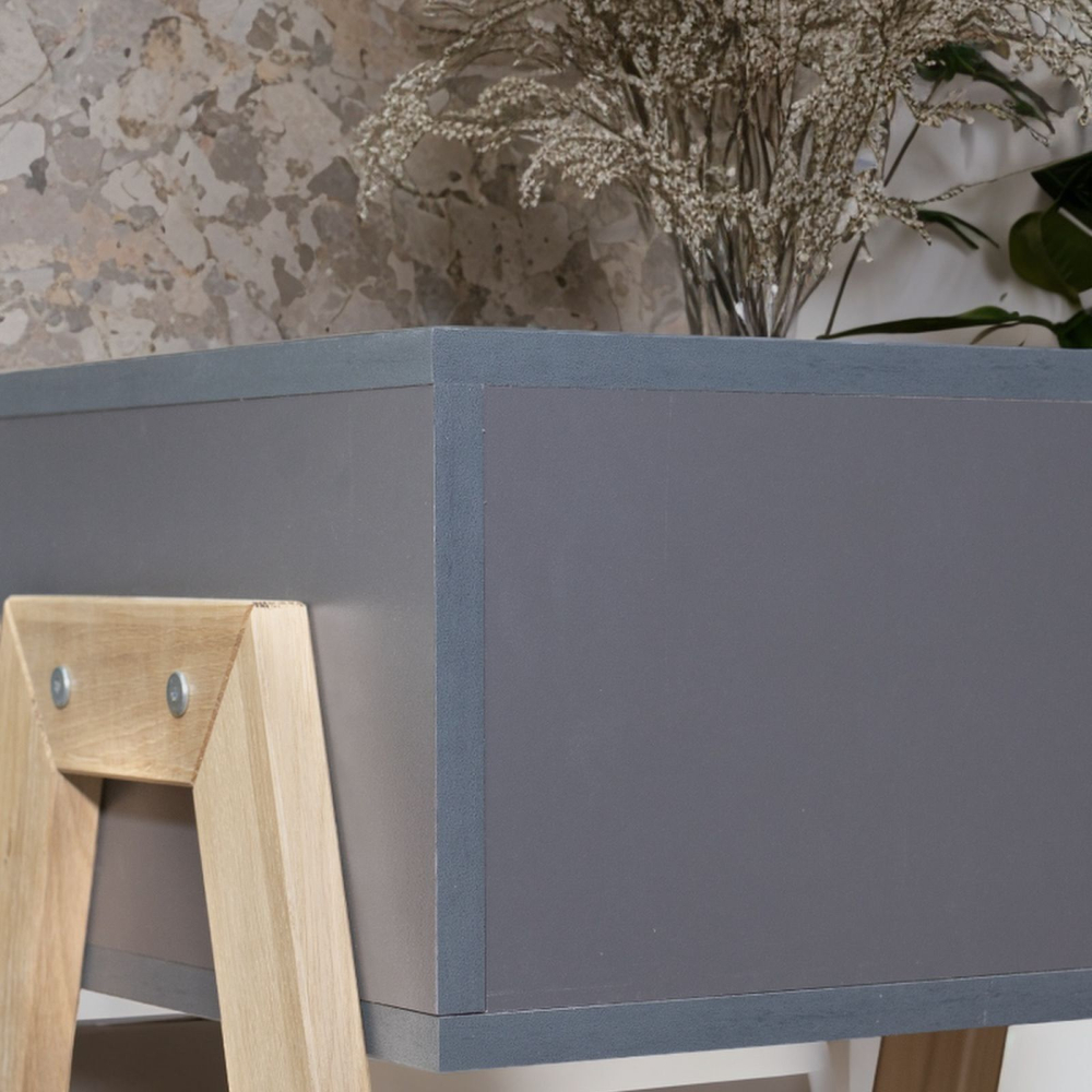 Тумба прикроватная Мунк в спальню и прихожую, с ножками из дуба, без ящика, черный