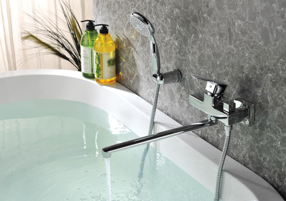 СМЕСИТЕЛЬ УНИВ С ПЛОСК.ИЗЛИВОМ 350ММБОКОВОЙ ДИВ С КЕРАМИЧ.ПЛАСТ С АКС ХРОМ LM3617C БАЗИС