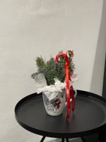 Новогодняя композиция в кружке белой со снеговиком