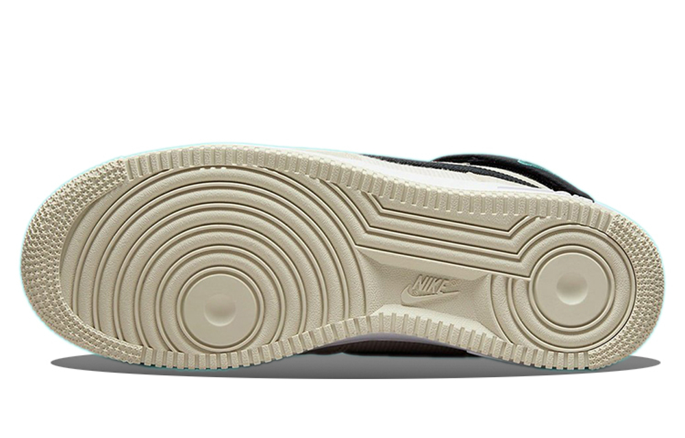 Кроссовки Nike Air Force 1 07 Lx