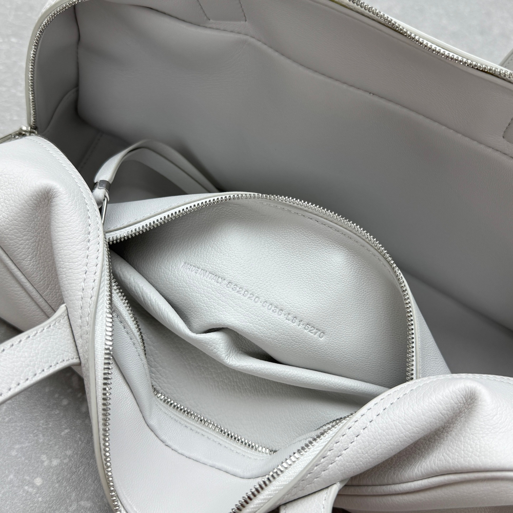 Balenciaga Carrie Bowling Bag Small 31 cm