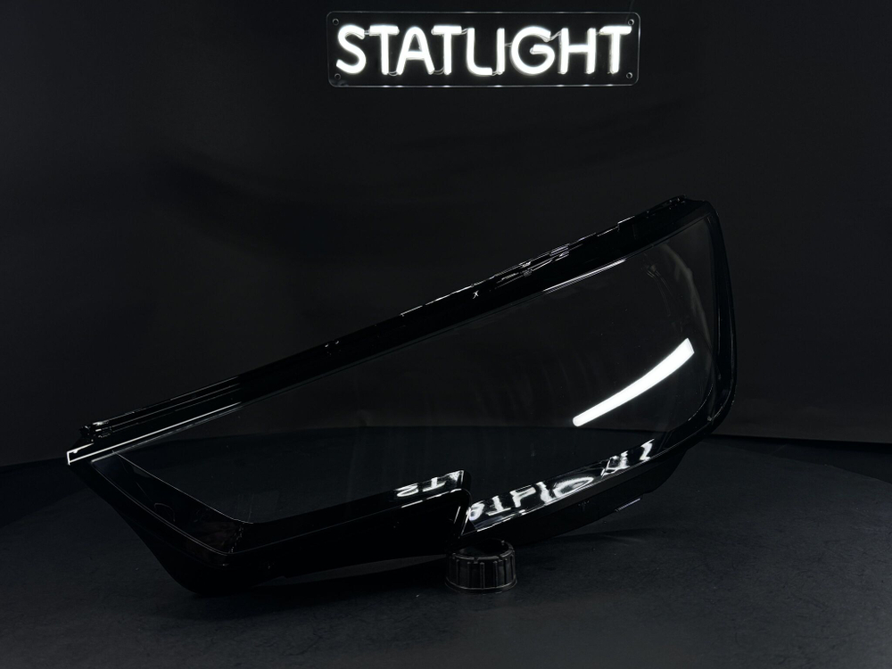 Левое стекло фары AUDI A4 B9 2015-2020