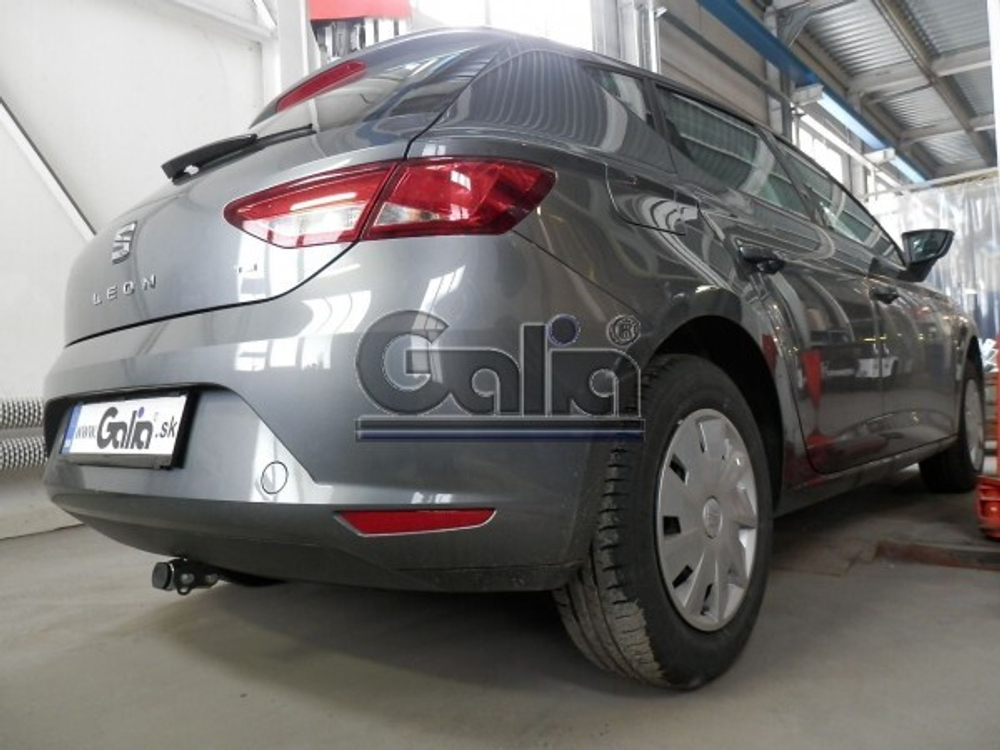 Фаркоп оцинкованный Galia A048A для Volkswagen Golf хетчбек 5 дв., Audi A3 хетчбек 3/5 дверей 2012- (паспорт и сертификат в комплекте)(без электрики)