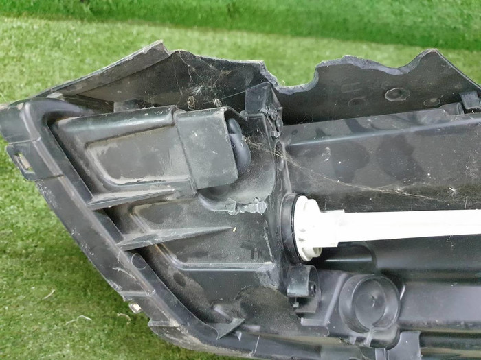 Битая Фара правая Hyundai Tucson 3 (2015-2018) LED