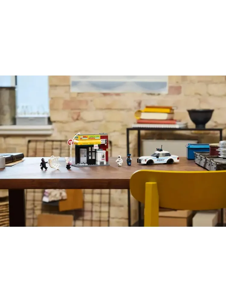 Конструктор Marvel 76311 Майлз Моралес против Пятна