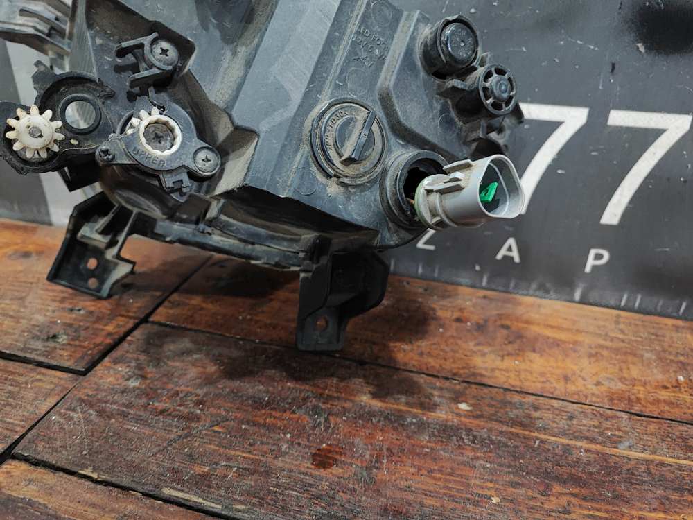 ПТФ передняя правая LED Kia Mohave (HM) 16-20 Б/У Оригинал 922022J530