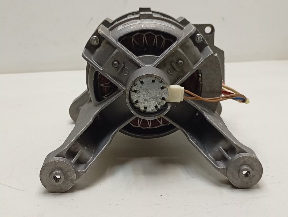 LS60840L кт54 Двигатель для стиральной машины AEG 132476503 б/у