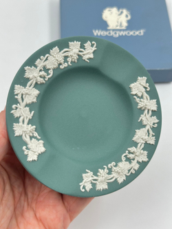 Пепельница тёмно-зелёная Wedgwood