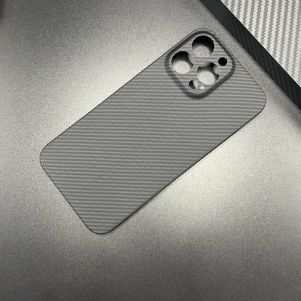 Оригинальный карбон 600D для iPhone 16 Pro