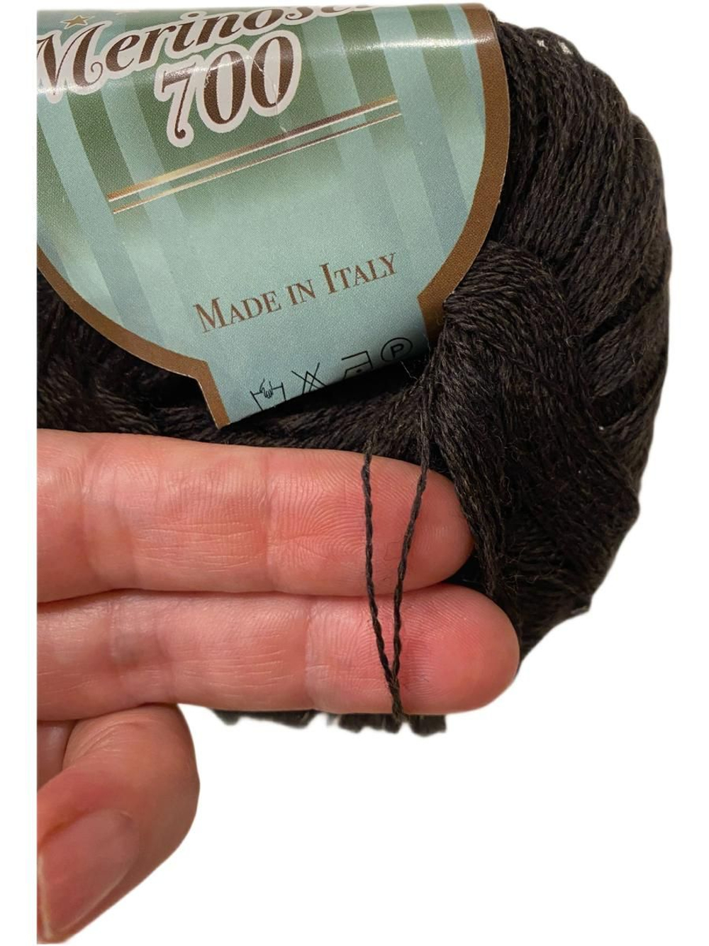 Пряжа Merinoseta (Италия.) 70% меринос 30% шелк 50г-700 м цв 827 (горький шоколад)