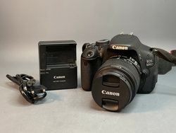 Canon 600D kit 18-55mm 3.5-5.6 IS ll 4.000 кадров